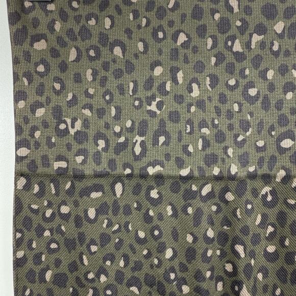 SPANX New Look at Me Now Seamless Leggings in Olive Leopard Small Athletic - Picture 7 of 11